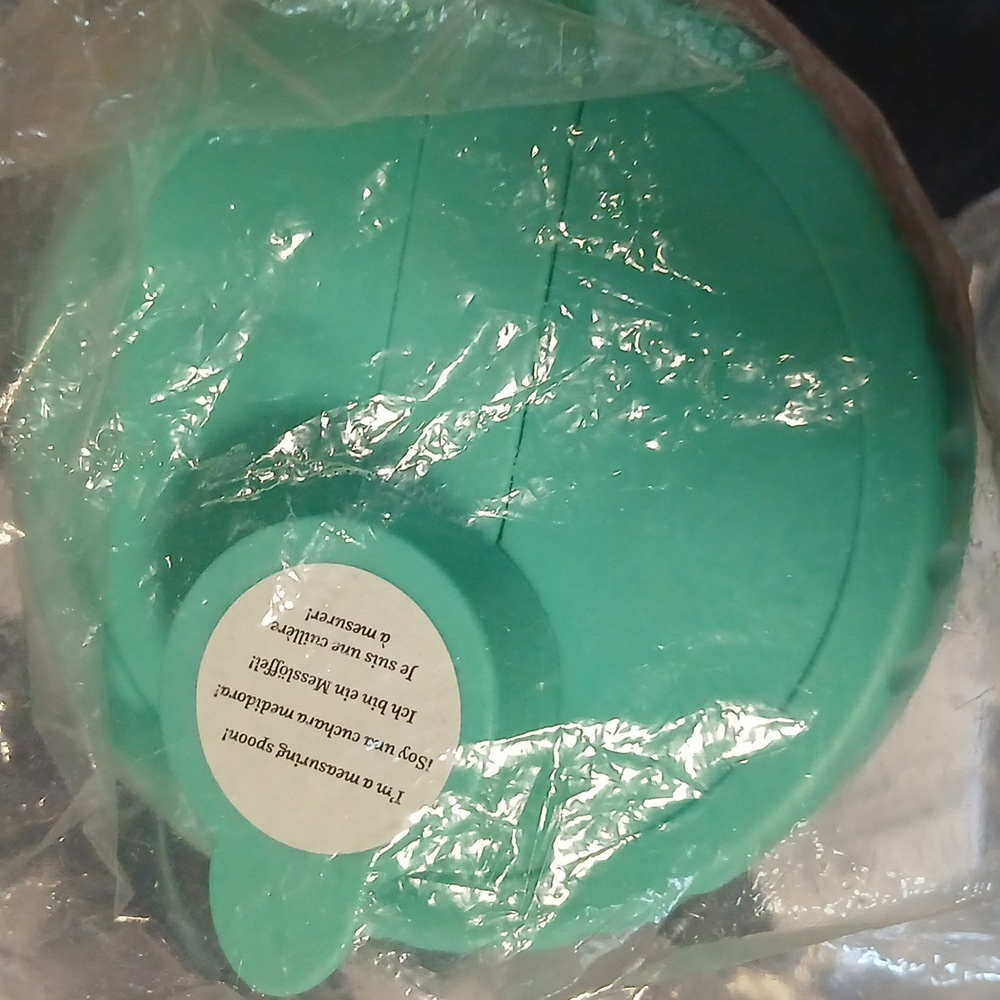 Pampered Chef Batter Mixer with Teal Lid - Picture 3 of 3